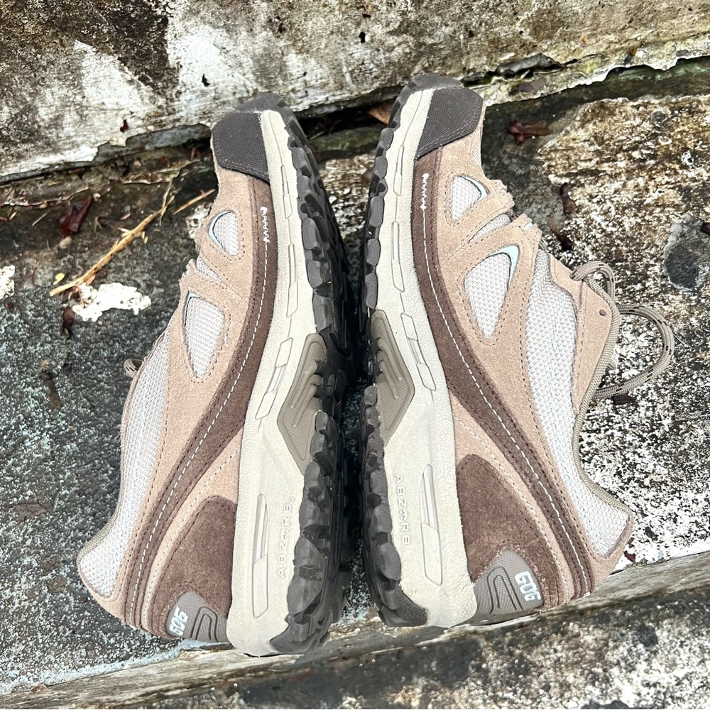 New Balance 606 Womens 10 Hiking Walking Shoes Sneakers WW606BR Brown Tan - Picture 4 of 8
